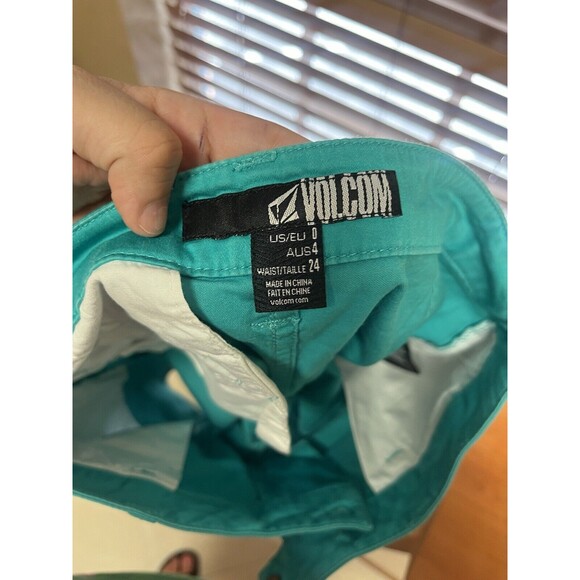 Volcom Women's size 0‎ / 24 Turquoise Teal Aqua Blue Chino Shorts Frochickie V5 - Picture 4 of 9